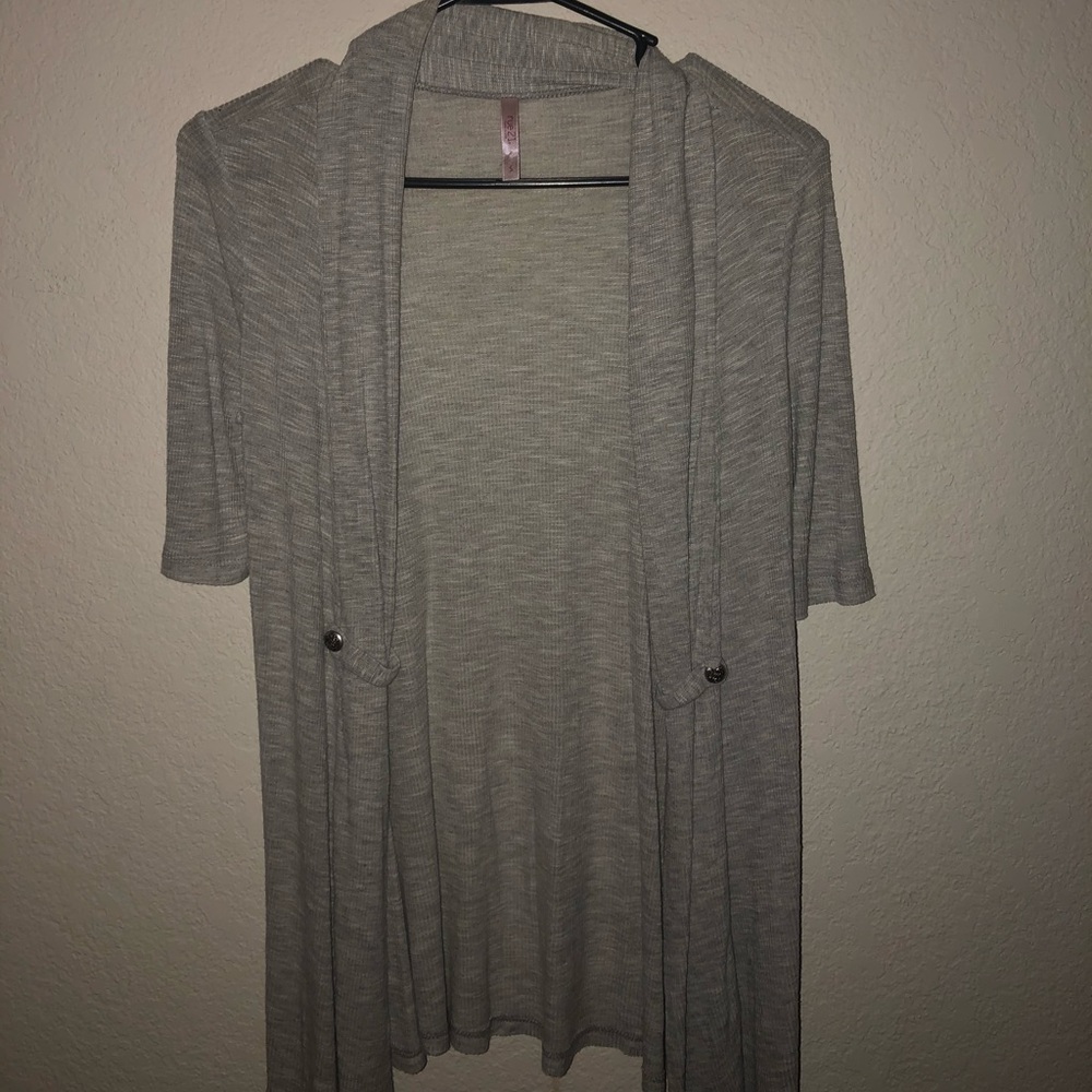 Grey Shortsleeved Cardigan